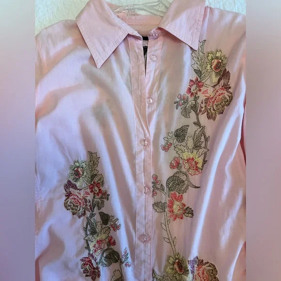 Pink embroidered button down shirt - Picture 6 of 10
